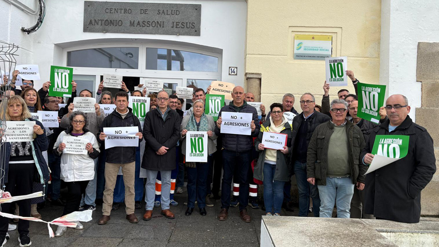 Concentración contra una agresión en el CS de Ayamonte